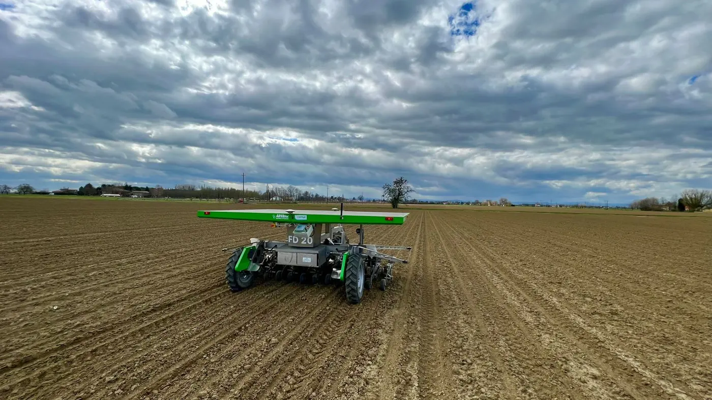 Official source-page image showing FarmDroid FD20.