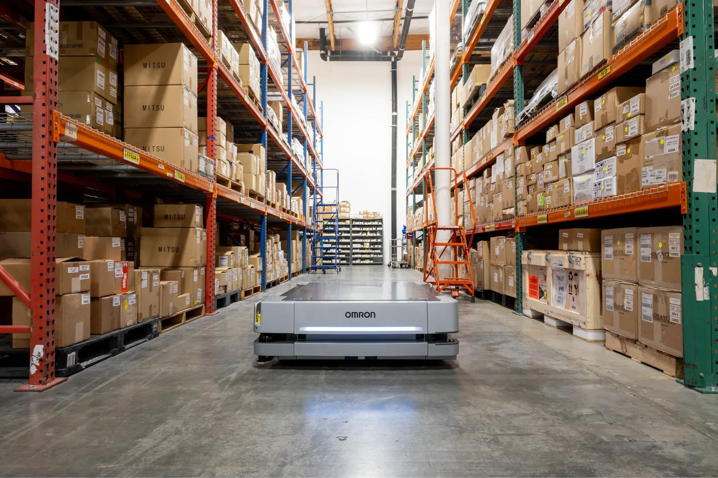 OMRON HD-1500 heavy-payload autonomous mobile robot